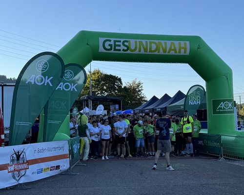 Die Premiere ist geglückt – Haslach im Kinzigtal feiert seinen 1. AOK Firmenlauf 2025